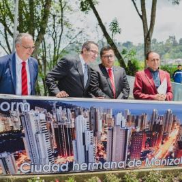 Ceremonia de hermanamiento de Benidorm y Manizales